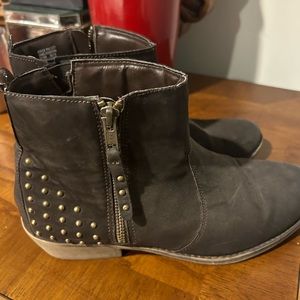 Ankle booties
